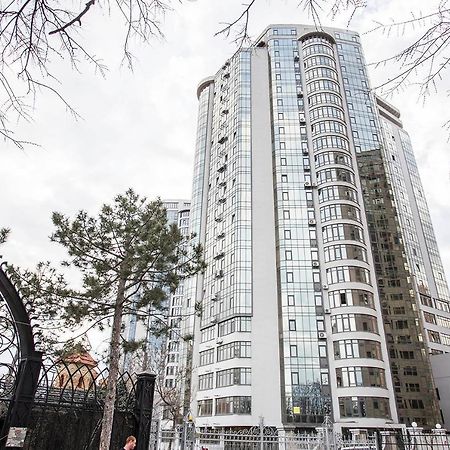 Gagarin Plaza Apartment 70 Square Metres On 12Th Floor 敖德萨 外观 照片