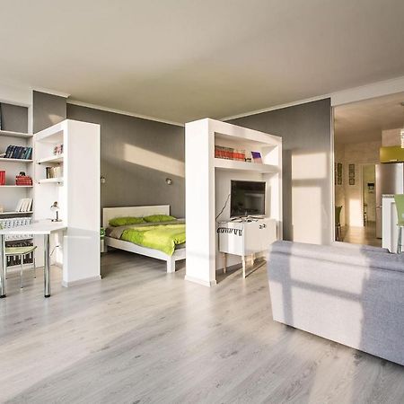 Gagarin Plaza Apartment 70 Square Metres On 12Th Floor 敖德萨 外观 照片