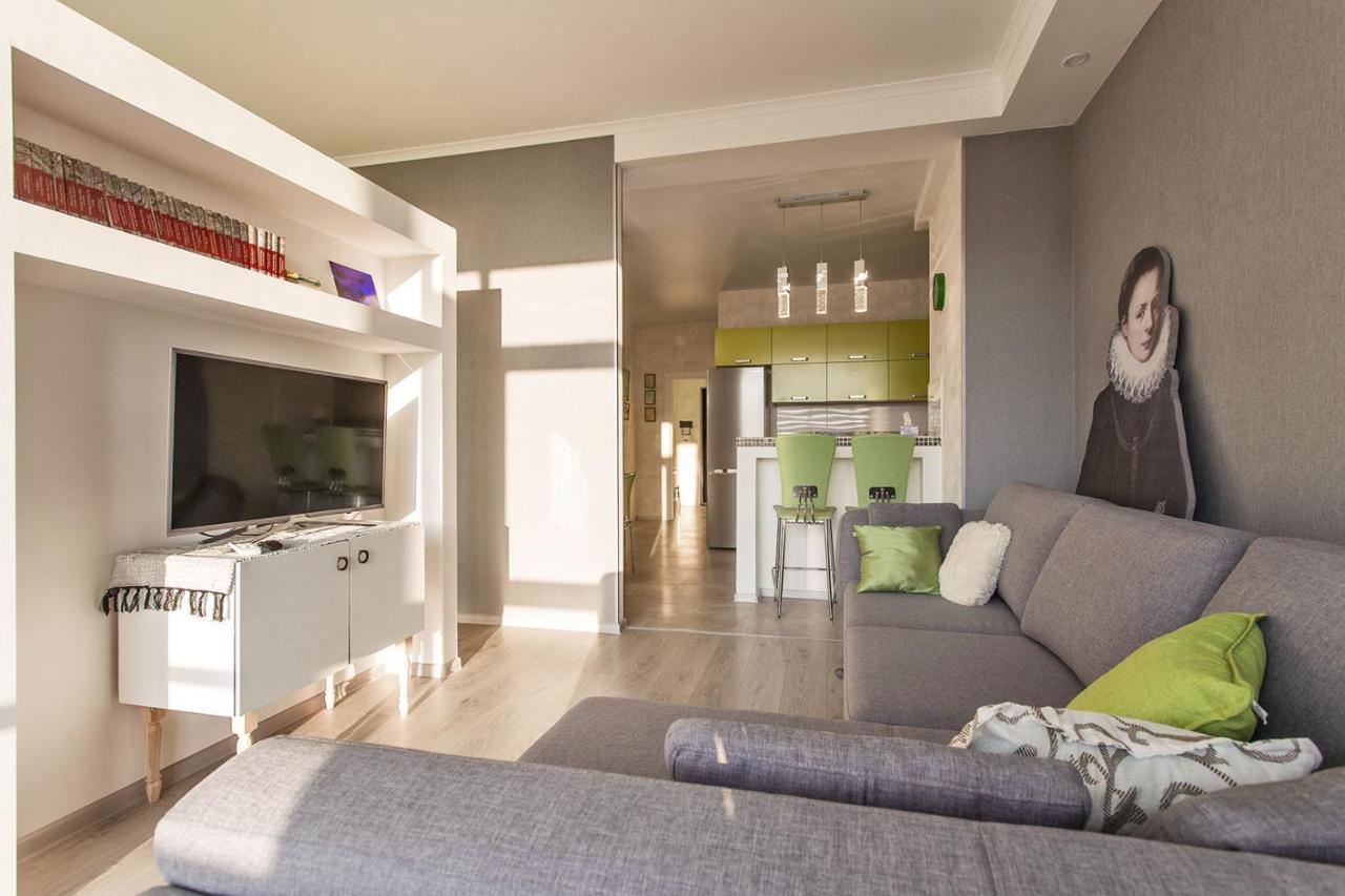 Gagarin Plaza Apartment 70 Square Metres On 12Th Floor 敖德萨 外观 照片