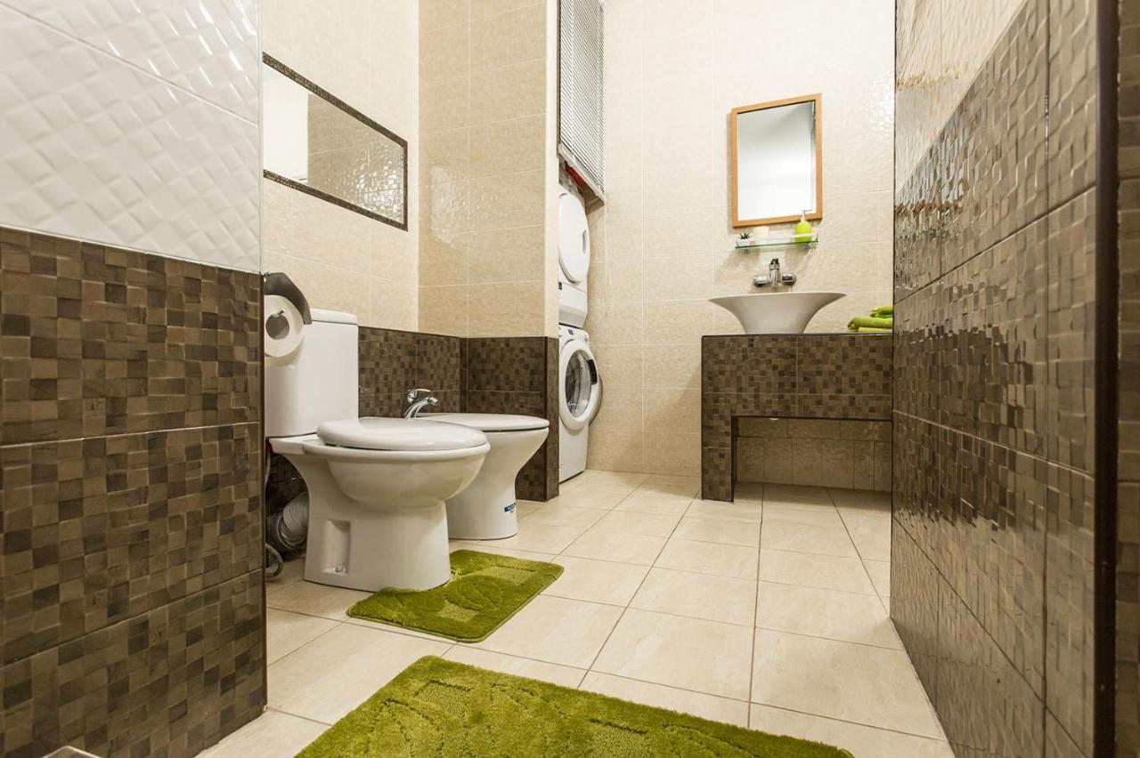 Gagarin Plaza Apartment 70 Square Metres On 12Th Floor 敖德萨 外观 照片