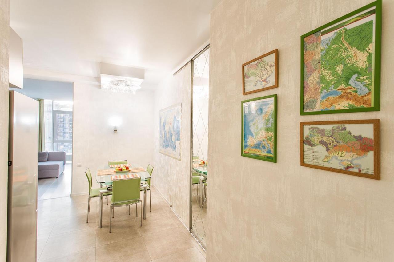 Gagarin Plaza Apartment 70 Square Metres On 12Th Floor 敖德萨 外观 照片