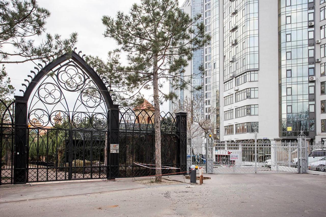 Gagarin Plaza Apartment 70 Square Metres On 12Th Floor 敖德萨 外观 照片